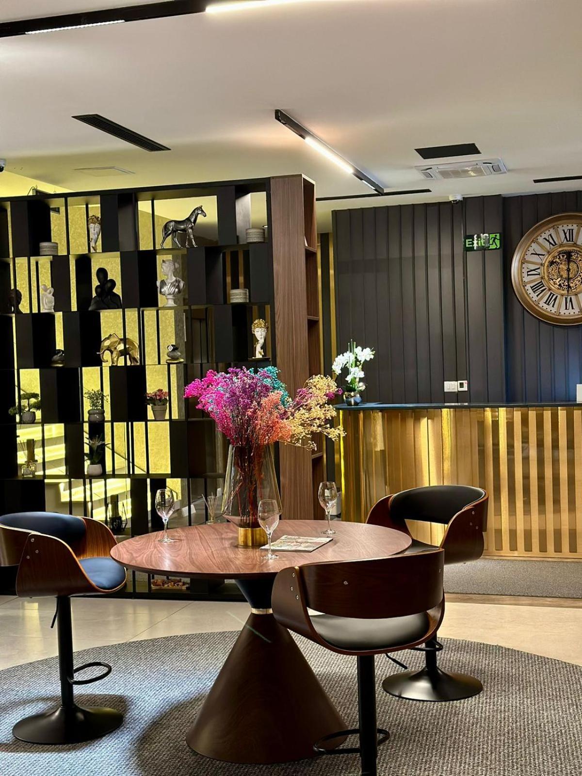 Ador Hotel North Mitrovica Екстериор снимка